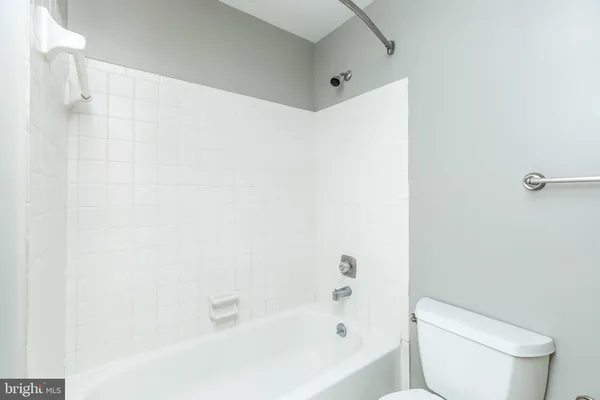 $2,400 | 17 West Hill Street, Baltimore, MD 21230