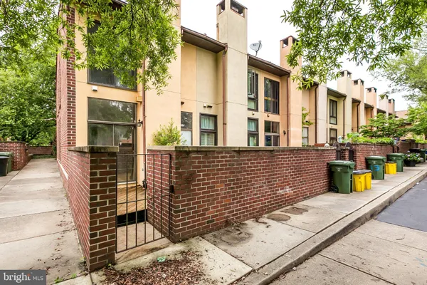 $2,400 | 17 West Hill Street, Baltimore, MD 21230