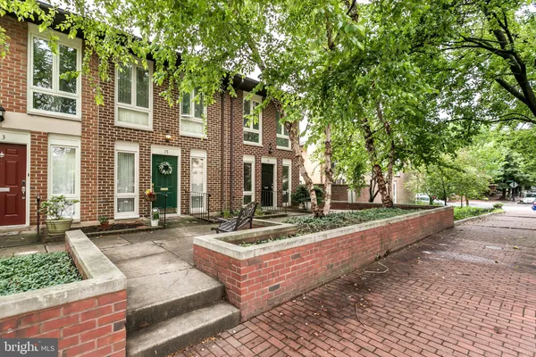 $2,400 | 17 West Hill Street, Baltimore, MD 21230