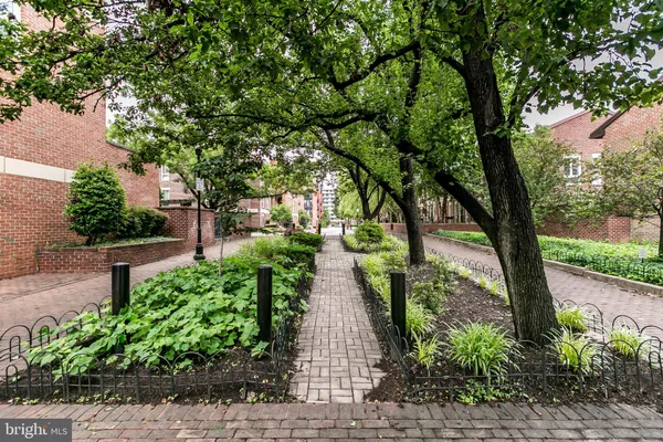 $2,400 | 17 West Hill Street, Baltimore, MD 21230