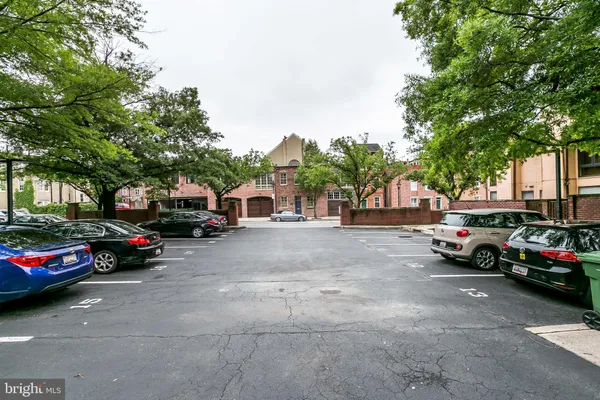 $2,400 | 17 West Hill Street, Baltimore, MD 21230