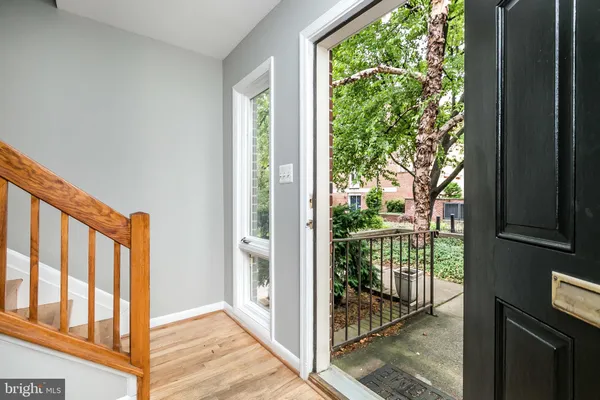 $2,400 | 17 West Hill Street, Baltimore, MD 21230