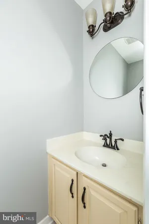 $2,400 | 17 West Hill Street, Baltimore, MD 21230