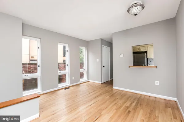 $2,400 | 17 West Hill Street, Baltimore, MD 21230