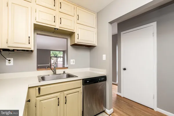 $2,400 | 17 West Hill Street, Baltimore, MD 21230