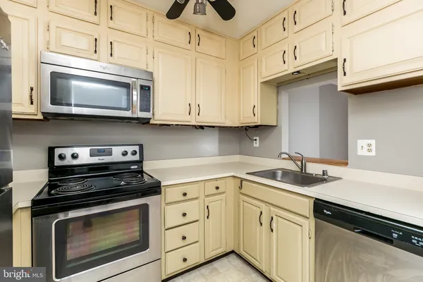 $2,400 | 17 West Hill Street, Baltimore, MD 21230