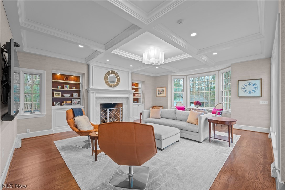 33285 Woodleigh Road Cleveland, OH 44124 - Photo 4 of 50