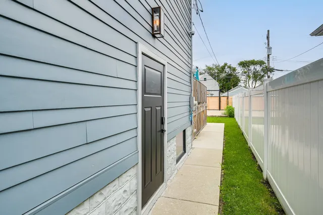 $6,500 | 4727 North Kiona Avenue, Chicago, IL 60630