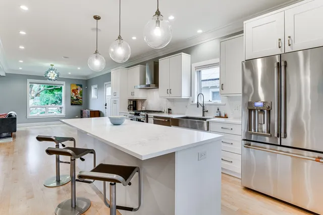 $6,500 | 4727 North Kiona Avenue, Chicago, IL 60630