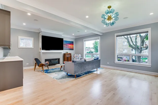 $6,500 | 4727 North Kiona Avenue, Chicago, IL 60630