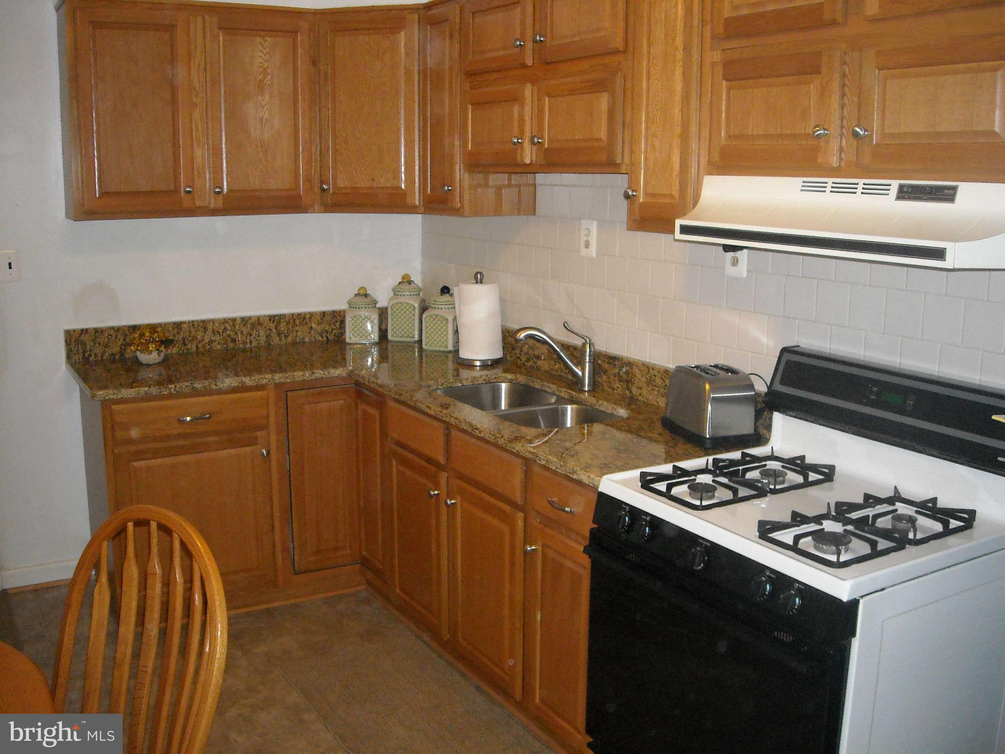 823 South Woodlynn Road Baltimore, MD 21221 - Photo 12 of 23 Kitchen