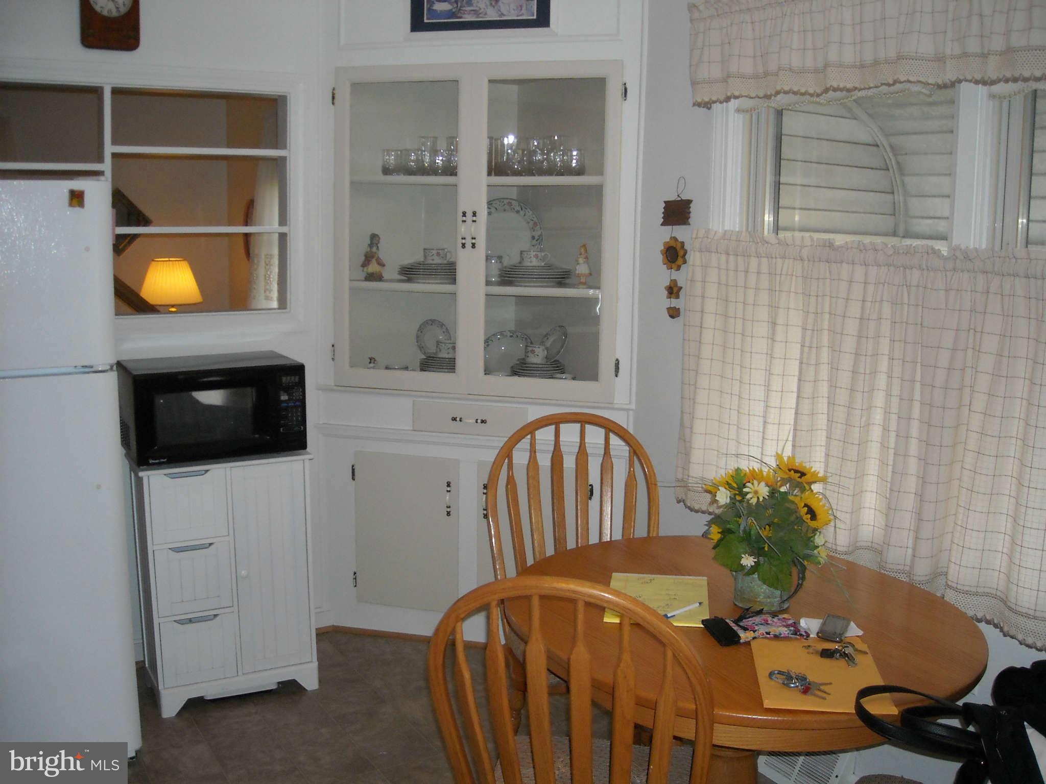 823 South Woodlynn Road Baltimore, MD 21221 - Photo 14 of 23 Kitchen