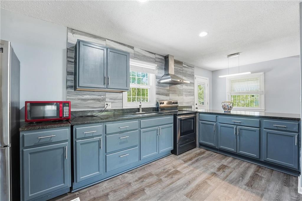9005 Blue Ridge Boulevard Kansas City, MO 64138 - Photo 11 of 37