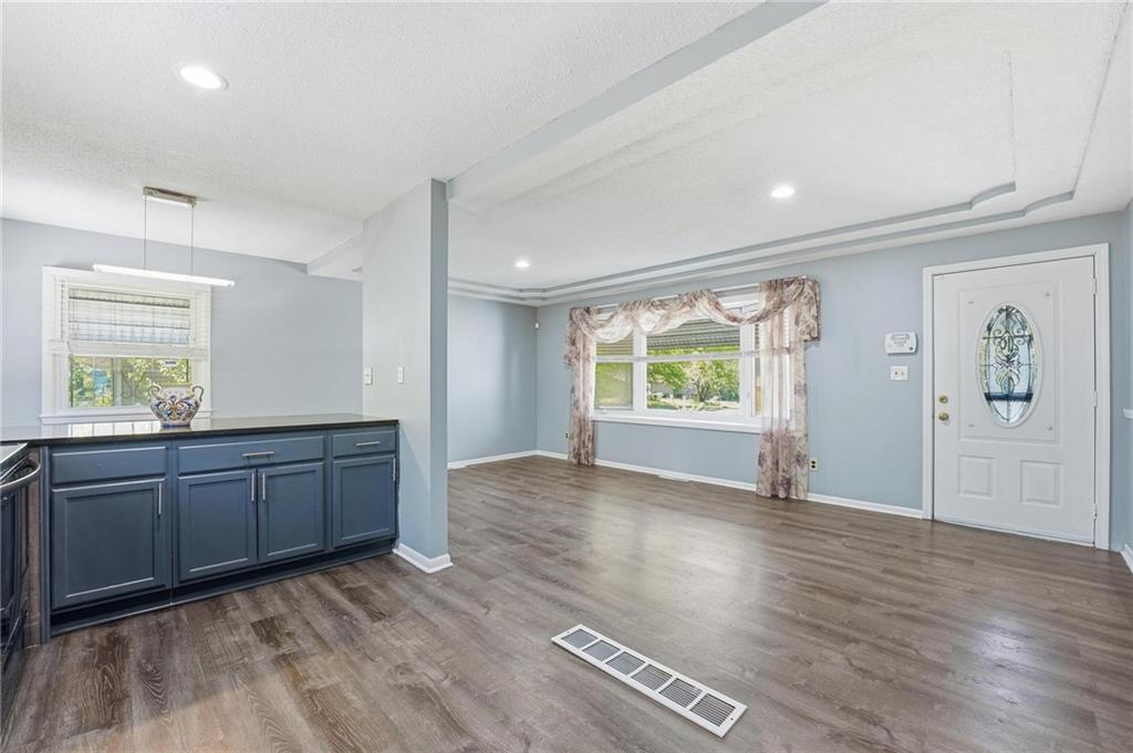 9005 Blue Ridge Boulevard Kansas City, MO 64138 - Photo 13 of 37