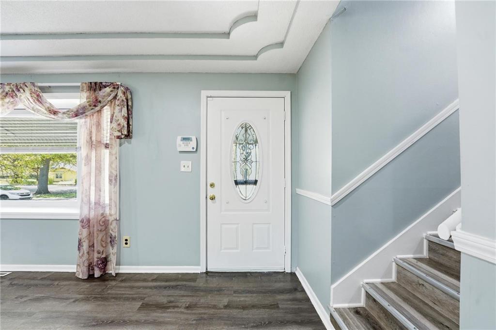 9005 Blue Ridge Boulevard Kansas City, MO 64138 - Photo 8 of 37