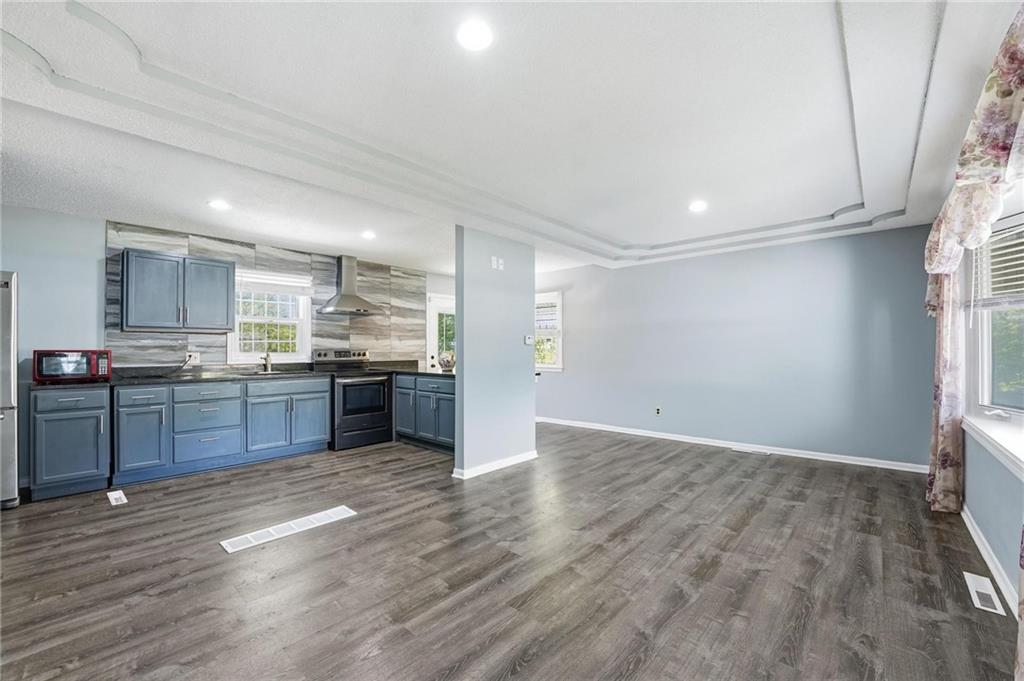 9005 Blue Ridge Boulevard Kansas City, MO 64138 - Photo 9 of 37