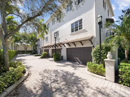 $650,000 | 510 Southeast 7th Street, Unit 401, Fort Lauderdale, FL 33301