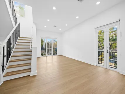 $650,000 | 510 Southeast 7th Street, Unit 401, Fort Lauderdale, FL 33301