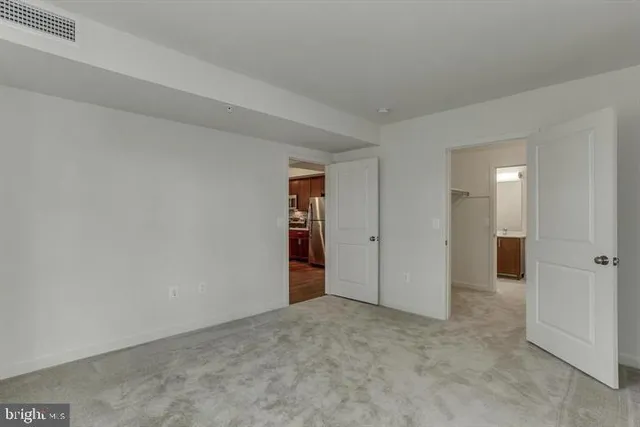 $3,990 | 905 North Jackson Street, Unit 402, Arlington, VA 22201