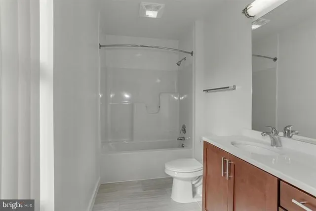 $3,990 | 905 North Jackson Street, Unit 402, Arlington, VA 22201