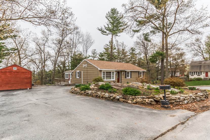 24 Barnesdale Road Nashua, NH 03062 - Photo 2 of 40
