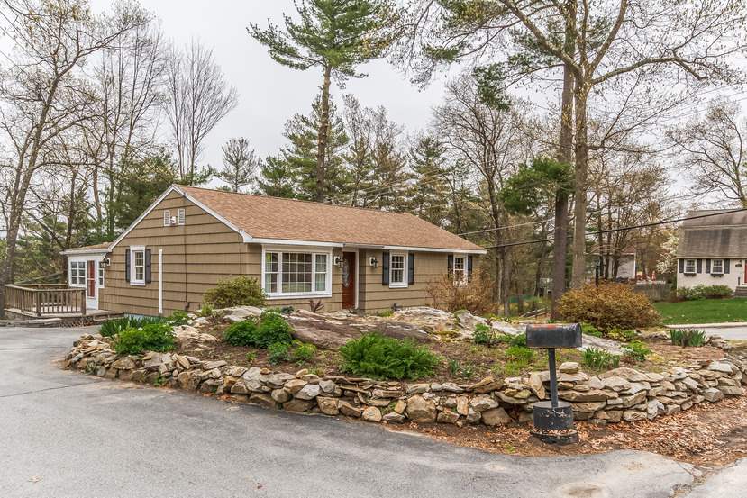 24 Barnesdale Road Nashua, NH 03062 - Photo 3 of 40