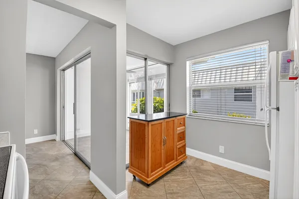 $1,800 | 18 Colonial Club Drive, Unit 203, Boynton Beach, FL 33435
