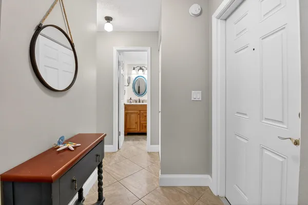 $1,800 | 18 Colonial Club Drive, Unit 203, Boynton Beach, FL 33435