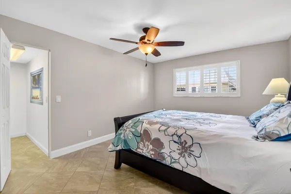 $1,800 | 18 Colonial Club Drive, Unit 203, Boynton Beach, FL 33435
