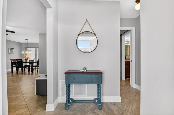$1,800 | 18 Colonial Club Drive, Unit 203, Boynton Beach, FL 33435