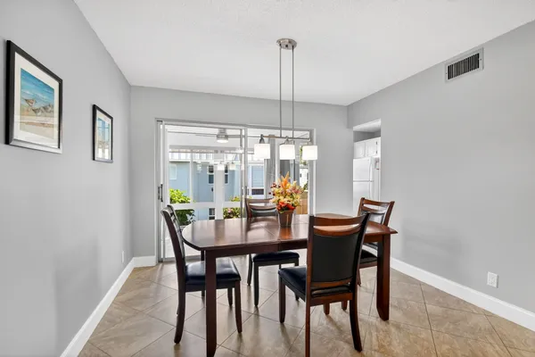 $1,800 | 18 Colonial Club Drive, Unit 203, Boynton Beach, FL 33435