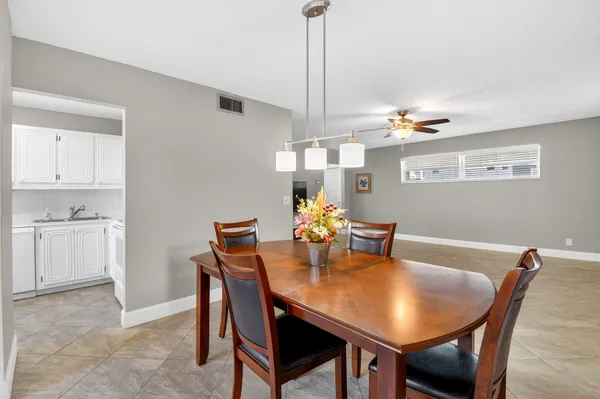 $1,800 | 18 Colonial Club Drive, Unit 203, Boynton Beach, FL 33435