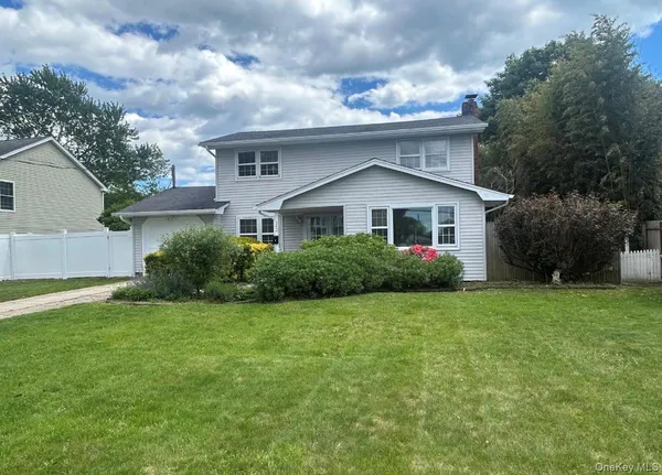 $5,000 | 342 Versa Place, Sayville, NY 11782