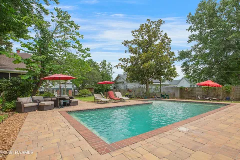 $325,000 | 122 Lee Street, New Iberia, LA 70560