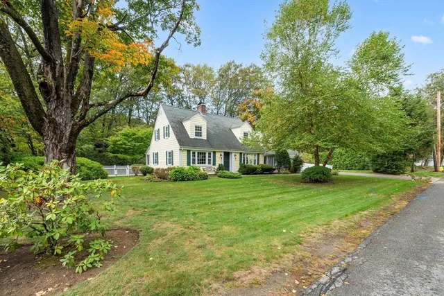 $689,900 | 141 Lovell Road, Holden, MA 01520