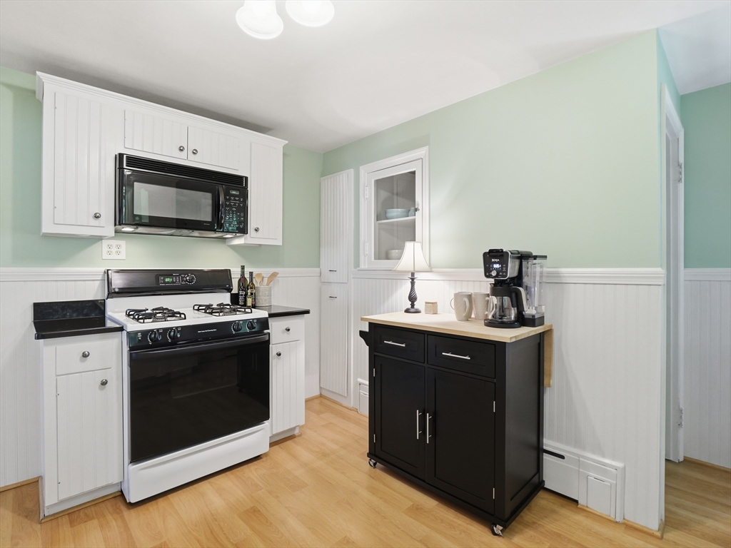 19 Florence Road Methuen, MA 01844 - Photo 14 of 40