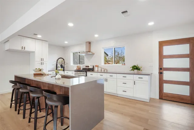 $699,000 | 5400 Salem Hill Drive, Austin, TX 78745