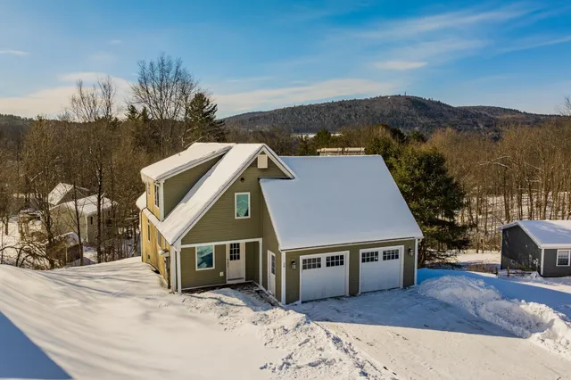 $699,000 | 38 Ozzy Lane, Hartford, VT 05001