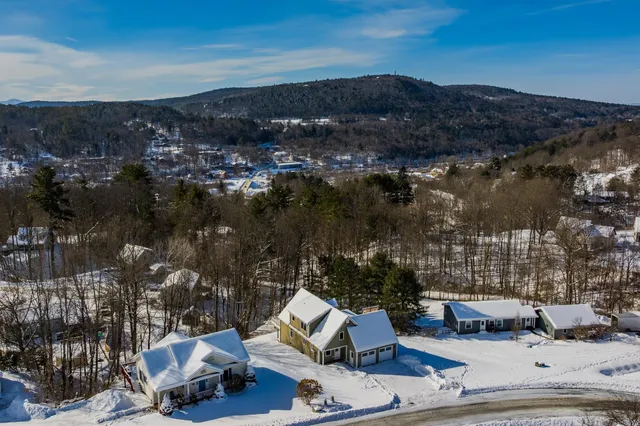 $699,000 | 38 Ozzy Lane, Hartford, VT 05001
