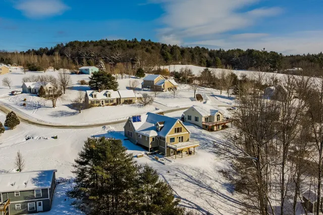 $699,000 | 38 Ozzy Lane, Hartford, VT 05001