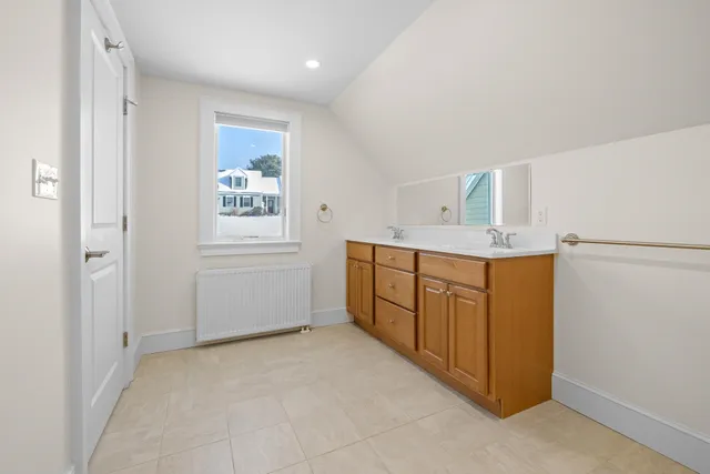 $699,000 | 38 Ozzy Lane, Hartford, VT 05001