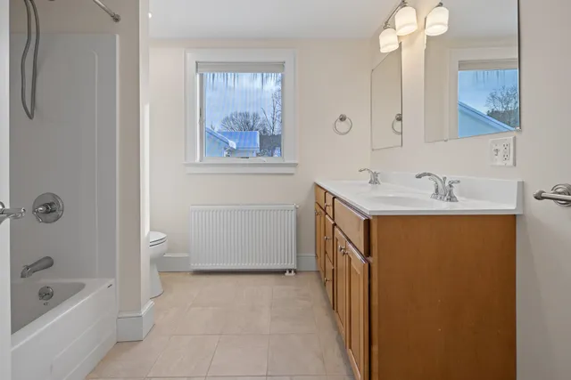 $699,000 | 38 Ozzy Lane, Hartford, VT 05001