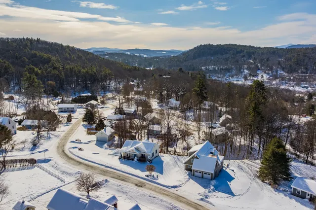 $699,000 | 38 Ozzy Lane, Hartford, VT 05001