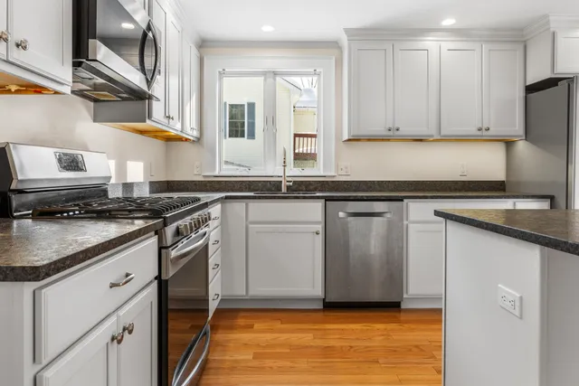 $699,000 | 38 Ozzy Lane, Hartford, VT 05001