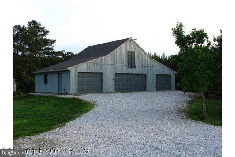616 Hills Point Road Cambridge, MD 21613 - Photo 13 of 20 Barn