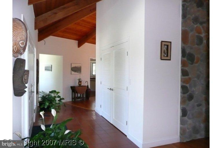 616 Hills Point Road Cambridge, MD 21613 - Photo 7 of 20 Hallway