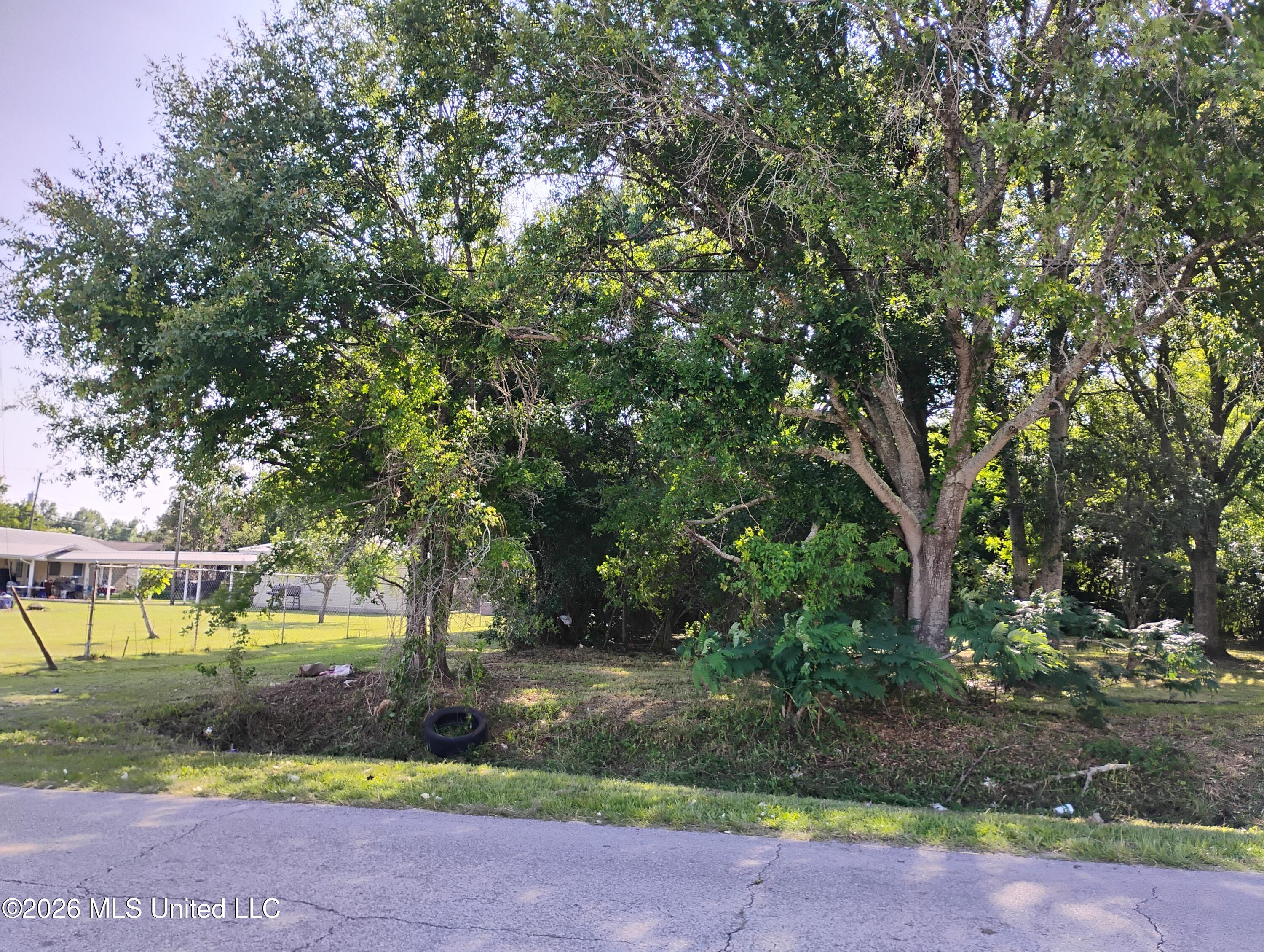 2001 30th Street Gulfport, MS 39501 - Photo 6 of 8 IMG_20250604_163747072_HDR