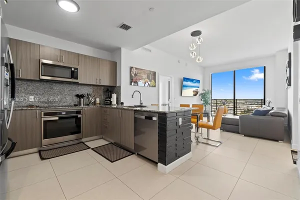 $5,500 | 5350 Northwest 84th Avenue, Unit 2013, Doral, FL 33166