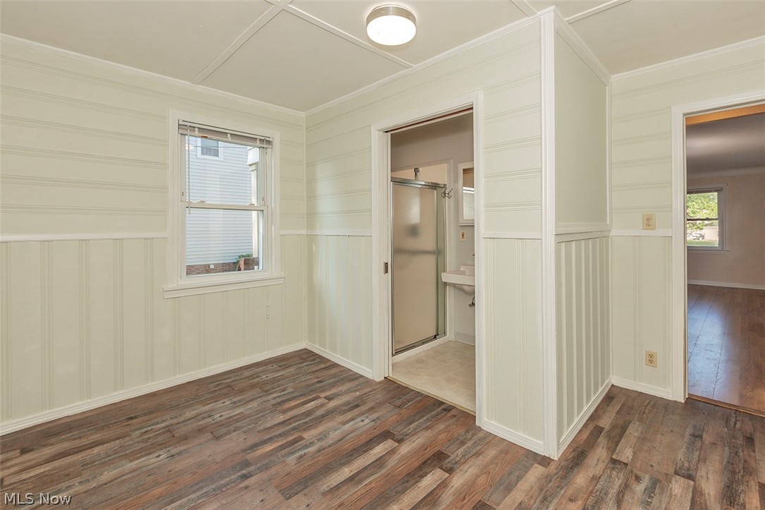 1877 Lawnway Road South Euclid, OH 44121 - Photo 14 of 34 Notice the updated Full Bath...