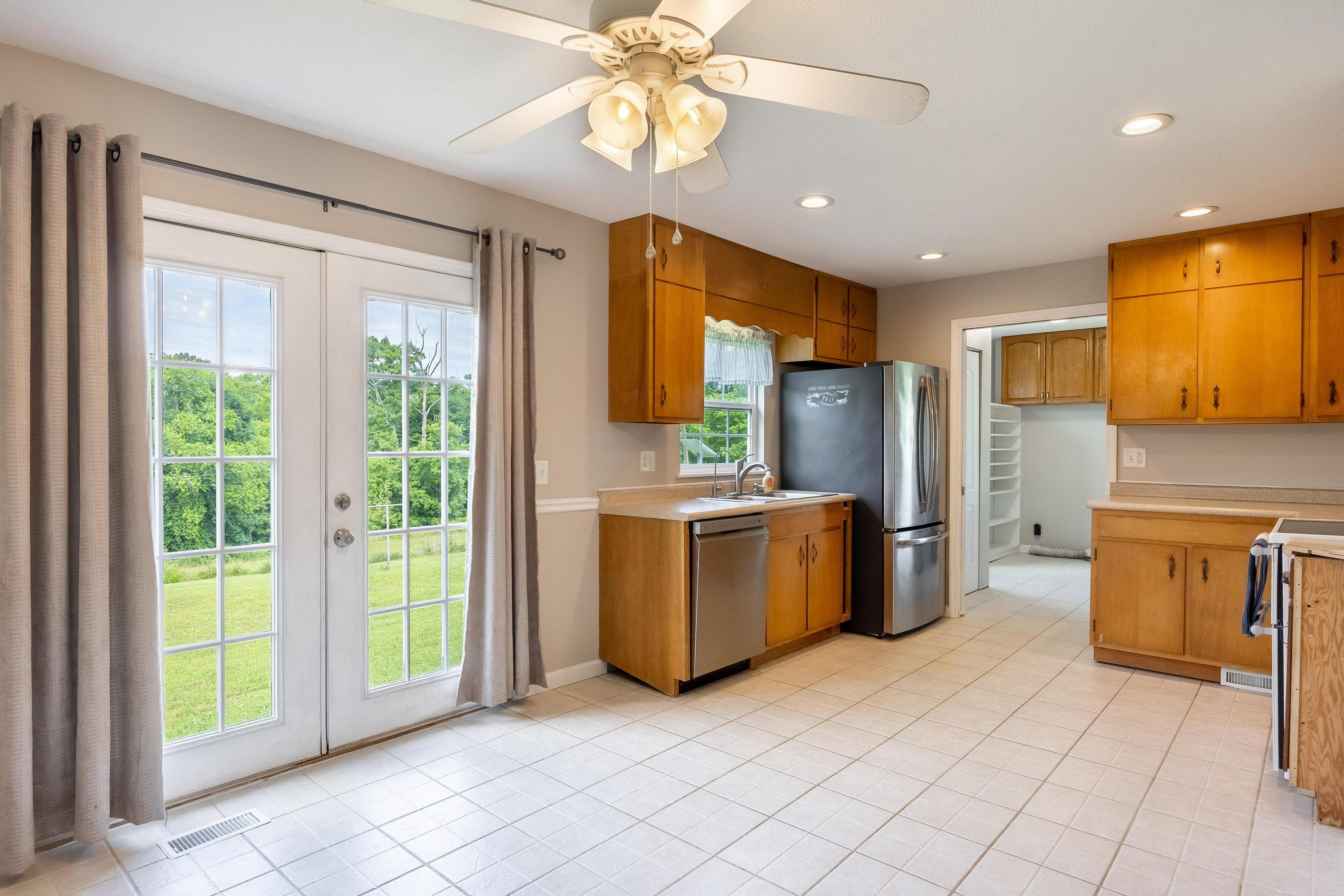 1334-1356 Johnson Road Southeast Cleveland, TN 37323 - Photo 9 of 45 Main House Kitchen